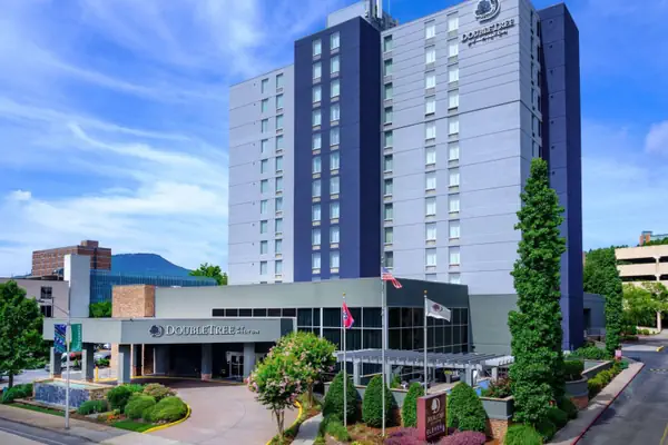 Photo 1 - DoubleTree by Hilton Hotel Chattanooga Downtown
