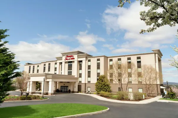 Photo 1 - Hampton Inn & Suites Ephrata - Mountain Springs