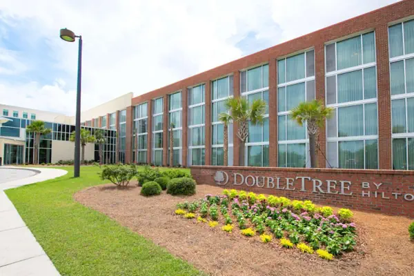 Photo 1 - DoubleTree Hotel & Suites Charleston Airport
