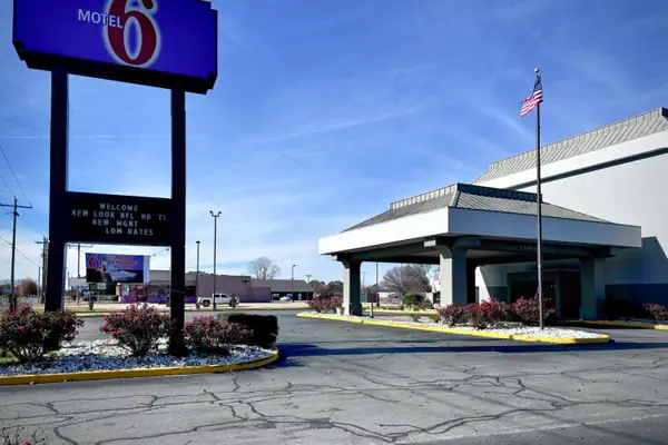 Photo 1 - Motel 6-Pine Bluff, AR