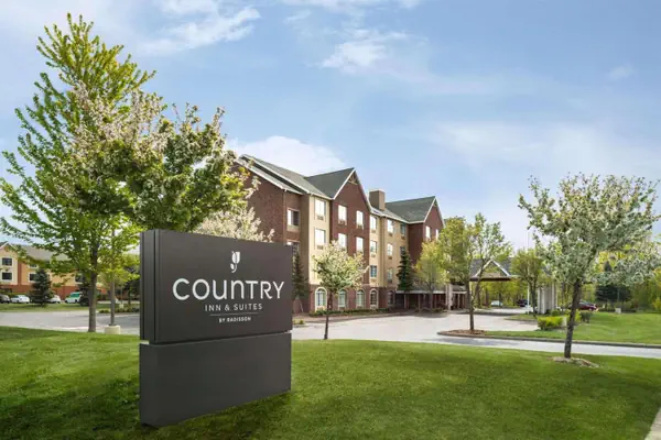 Photo 1 - Country Inn & Suites by Radisson, Novi, MI