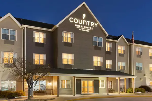 Photo 1 - Country Inn & Suites by Radisson, Kearney, NE
