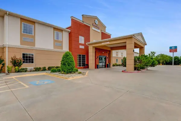 Photo 1 - SureStay Plus Hotel by Best Western Owasso Tulsa North