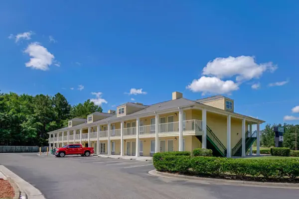 Photo 1 - Quality Inn Laurinburg