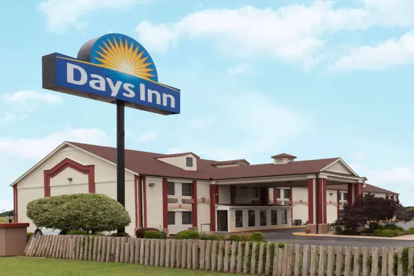 Photo 1 - Days Inn by Wyndham Shawnee