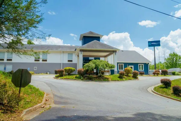 Photo 1 - Clarion Pointe-Dillard near Blue Ridge Mountains