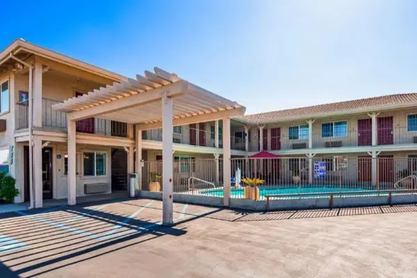 Photo 1 - Best Western Hanford Inn