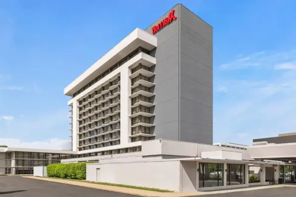 Photo 1 - Marriott Saddle Brook