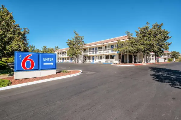 Photo 1 - Motel 6-Redding, CA - South