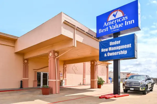 Photo 1 - Americas Best Value Inn Clute