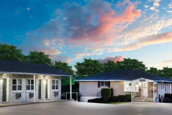 Photo 1 - Knights Inn Pine Grove