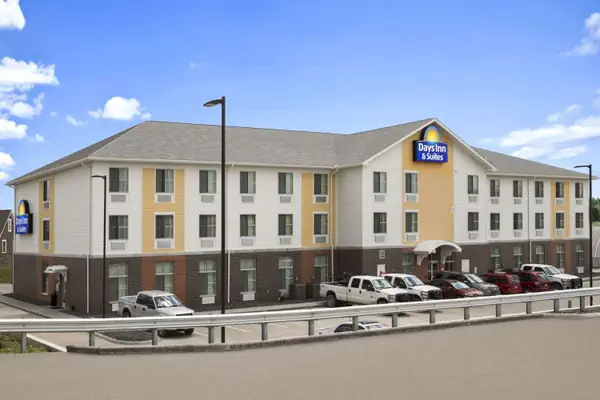Photo 1 - Days Inn & Suites by Wyndham Belmont