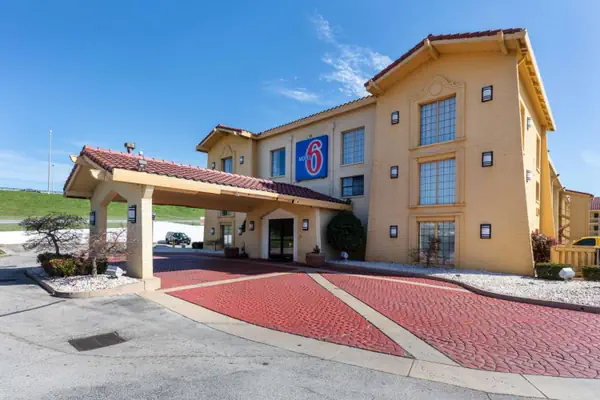 Photo 1 - Motel 6-Knoxville, TN