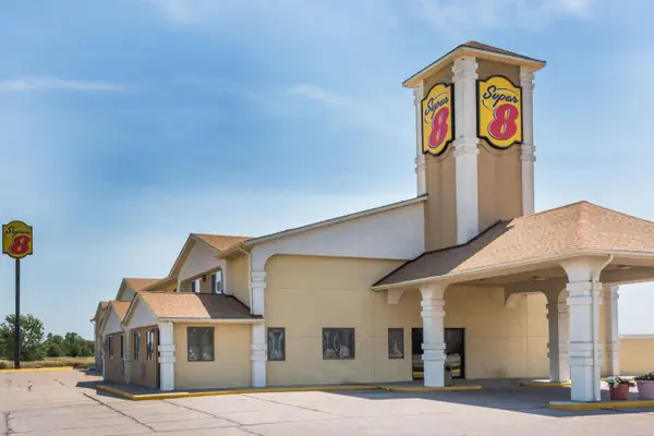 Photo 1 - Super 8 by Wyndham Lexington