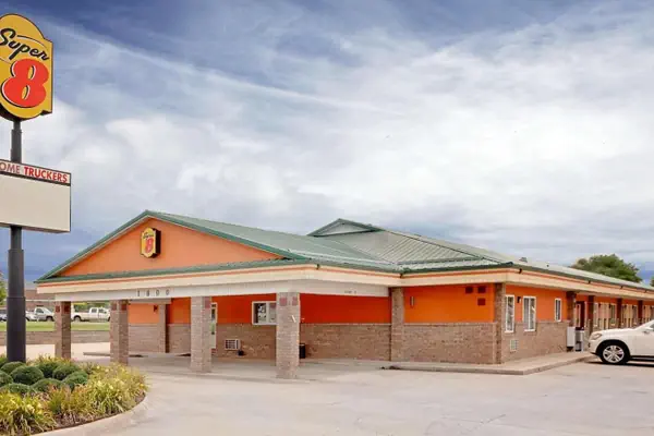 Photo 1 - Super 8 by Wyndham Siloam Springs