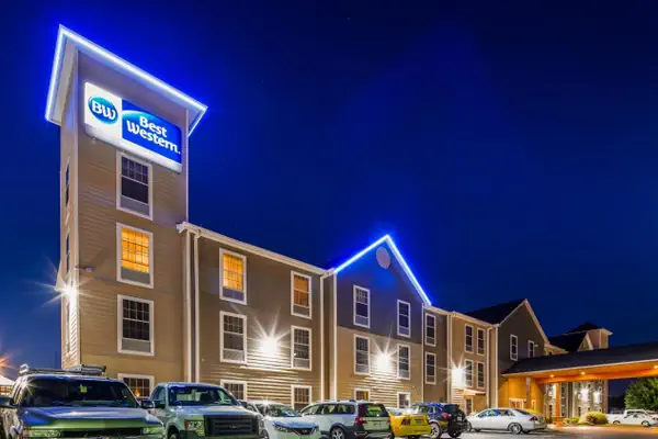 Photo 1 - Best Western Woodburn Inn