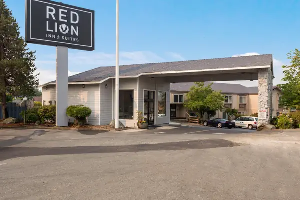Photo 1 - Red Lion Inn & Suites Grants Pass