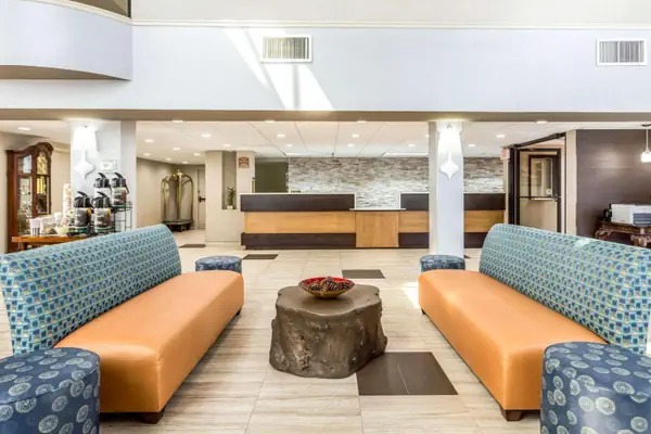 Photo 1 - Quality Inn at the Park