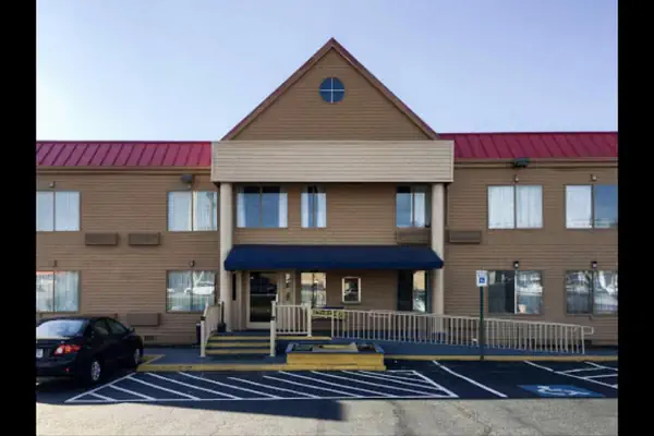 Photo 1 - Days Inn by Wyndham Thomson