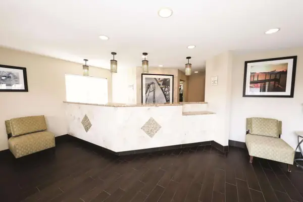 Photo 1 - La Quinta Inn by Wyndham Sandusky near Cedar Point