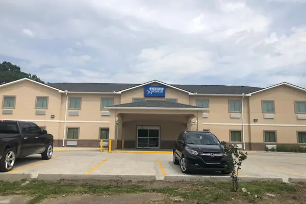 Photo 1 - Americas Best Value lnn- Plaquemine