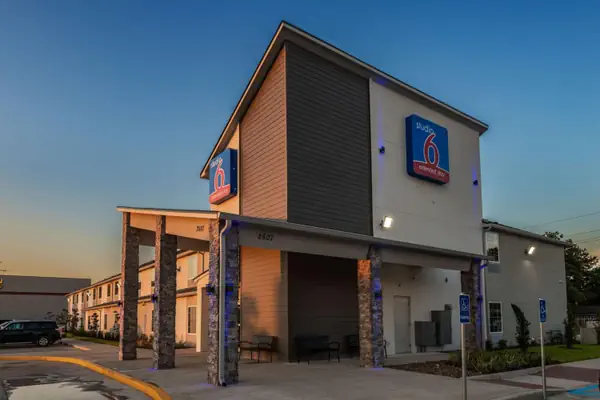 Photo 1 - Studio 6 Lake Charles