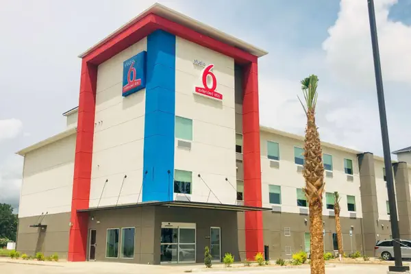 Photo 1 - Studio 6-Port Allen, LA - Baton Rouge I-10