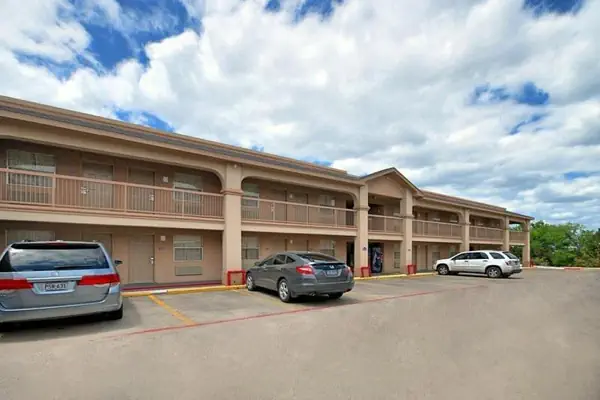 Photo 1 - Americas Best Value Inn Killeen Ft Hood