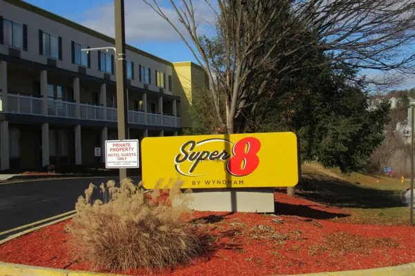 Photo 1 - Super 8 by Wyndham New Cumberland