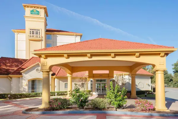 Photo 1 - La Quinta Inn and Suites by Wyndham, Ocala