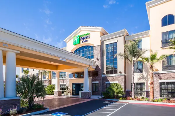 Photo 1 - Holiday Inn Express & Suites Eureka, an IHG Hotel