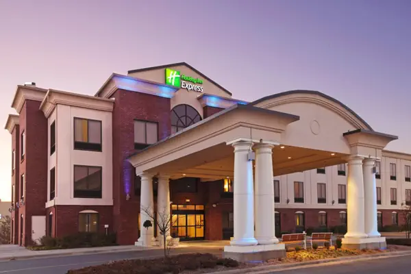 Photo 1 - Holiday Inn Express & Suites Pine Bluff/Pines Mall, an IHG Hotel
