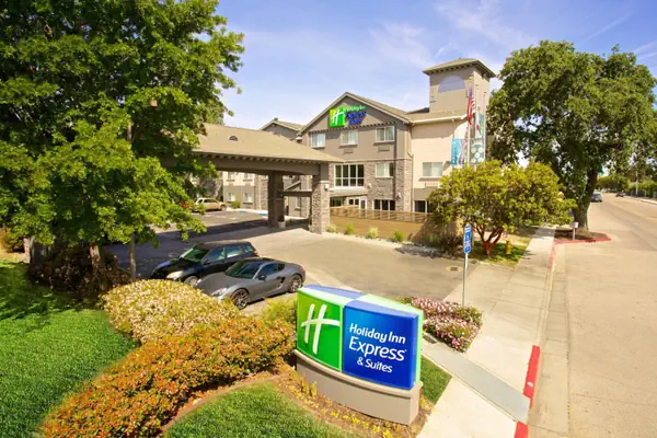 Photo 1 - Holiday Inn Express Hotel & Suites - Paso Robles, an IHG Hotel