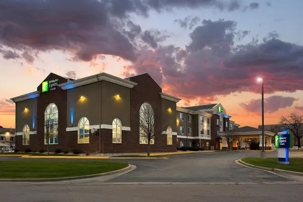 Photo 1 - Holiday Inn Express Hotel & Suites Brookings, an IHG Hotel