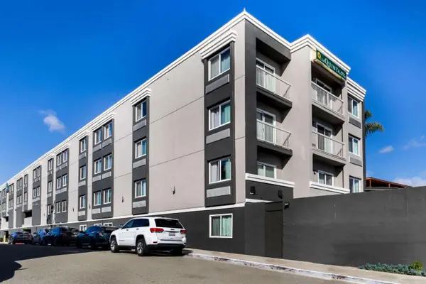 Photo 1 - La Quinta by Wyndham San Diego Mission Bay