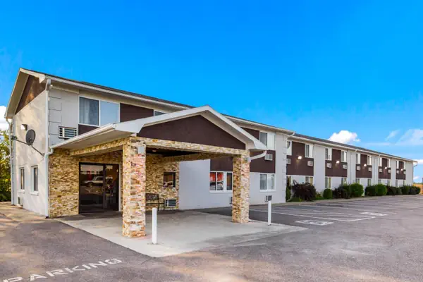 Photo 1 - Red Roof Inn Dry Ridge