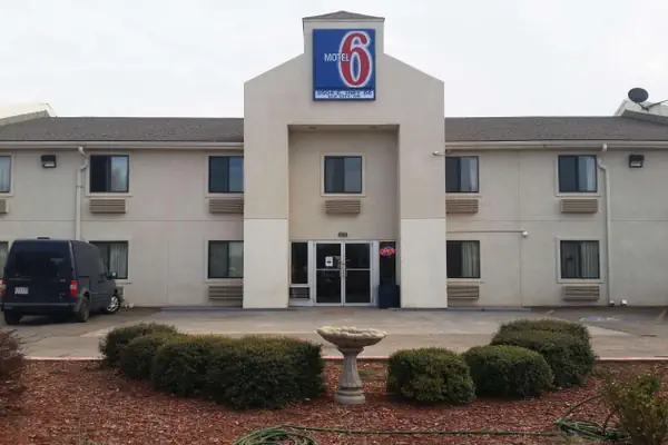 Photo 1 - Motel 6 Elk City, Ok