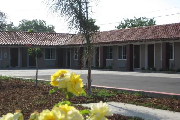 Photo 1 - Americas Best Value Inn - Porterville