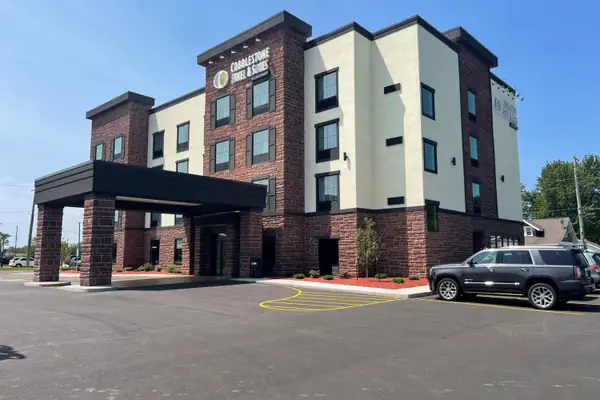 Photo 1 - Cobblestone Hotel & Suites - Little Chute