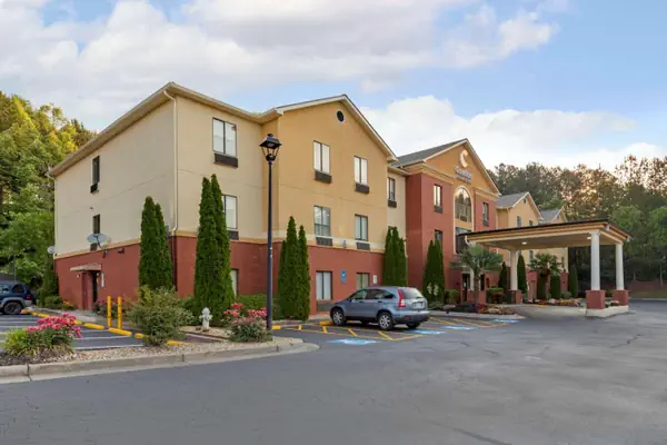 Photo 1 - comfort & inn Suites