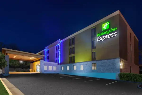 Photo 1 - Holiday Inn Express Fairfax-Arlington Boulevard, an IHG Hotel