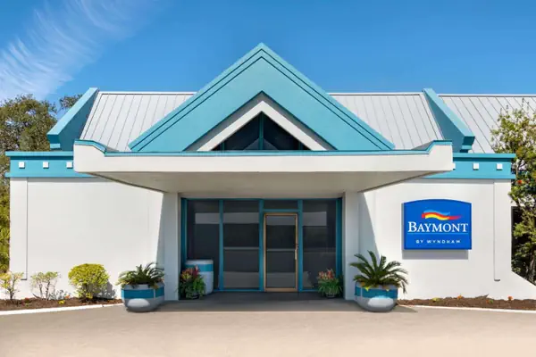 Photo 1 - Baymont by Wyndham Daytona Beach - Intl Speedway
