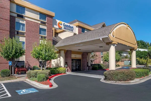 Photo 1 - Comfort Inn & Suites Suwanee - Sugarloaf