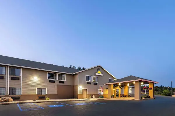 Photo 1 - Days Inn by Wyndham Iron Mountain