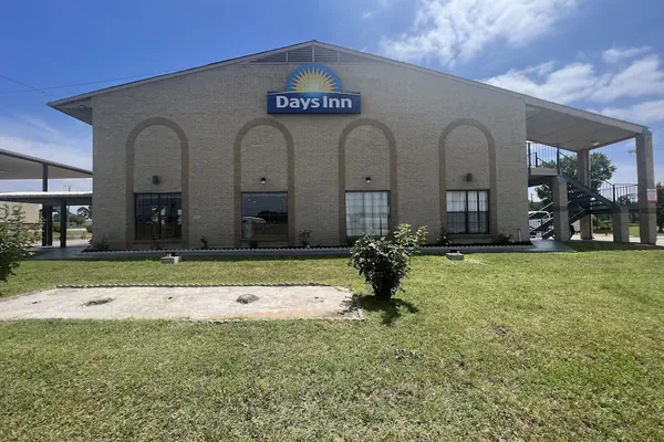 Photo 1 - Days Inn by Wyndham Canton