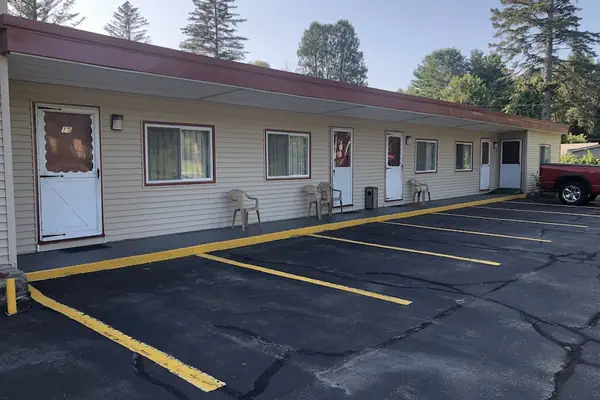 Photo 1 - Claremont Motor Lodge