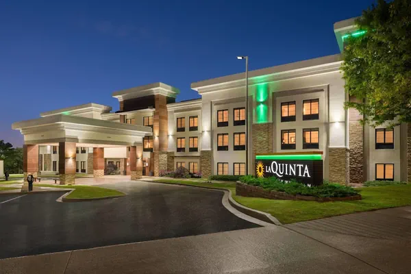 Photo 1 - La Quinta Inn & Suites by Wyndham Memphis Wolfchase