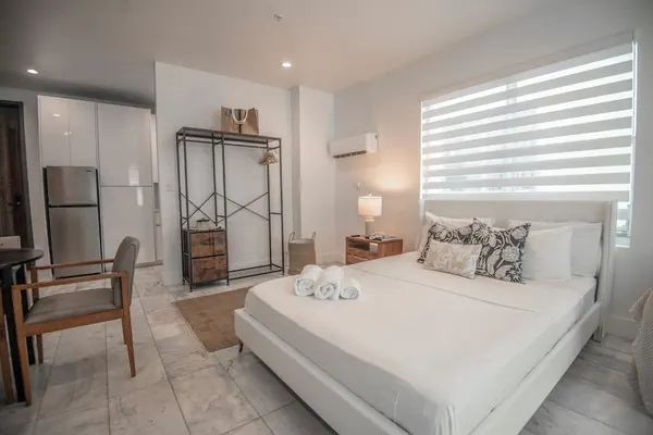 Photo 1 - Renzzi On The Beach