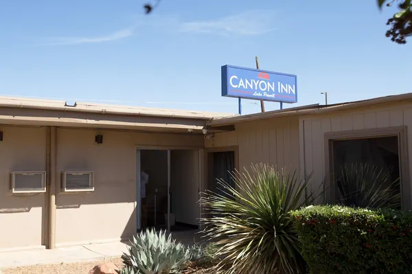 Photo 1 - Lake Powell Canyon Inn