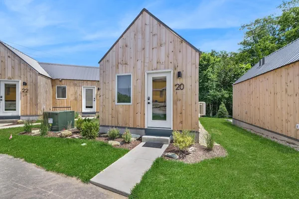 Photo 1 - Bunkies-old Salt